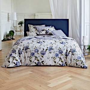 Anne de Solene Amboise Duvet Cover