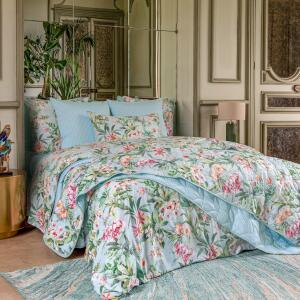 Anne de Solene Conte Duvet Cover